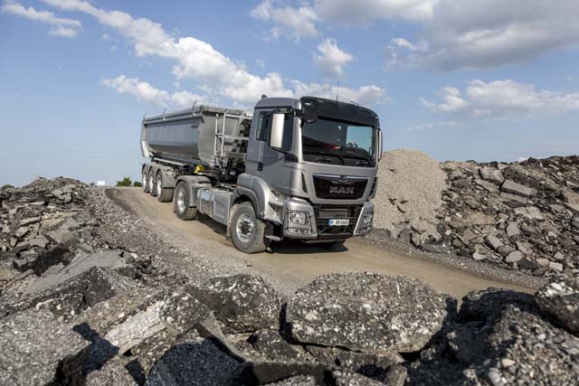 La gama Traction incluye modelos como esta tractora MAN TGS 4X4.